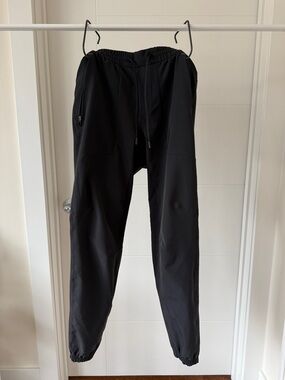 Lululemon License to Train Jogger - Small